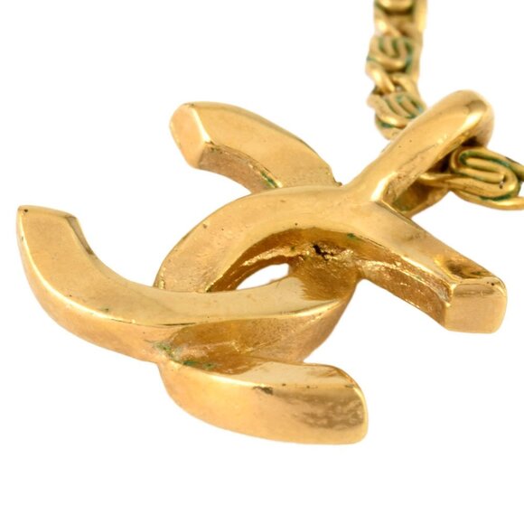 CHANEL Green Logo Necklace - Picture 5 of 6